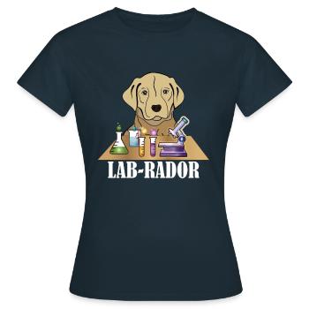 Jeu de mots Labrador - T-shirt Femme - marine - Devant - AI Model Female 172 dark (172cm)