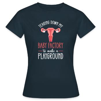Ma BabyFactory démolir, Pour une aire de jeux - T-shirt Femme - marine - Devant - AI Model Female 172 dark (172cm)
