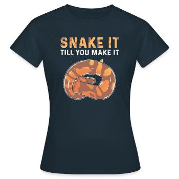 Queue until you make it. Royal Python - Women's T-Shirt - navy - Front - AI Model Female 172 dark (172cm)
