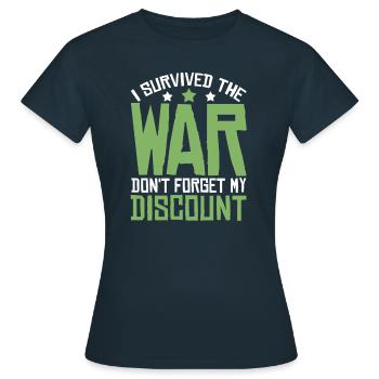 Pension de retraité drôle N’oubliez pas ma réduction - T-shirt Femme - marine - Devant - AI Model Female 172 dark (172cm)