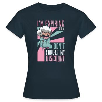 Pension de retraité N’oubliez pas ma réduction - T-shirt Femme - marine - Devant - AI Model Female 172 dark (172cm)