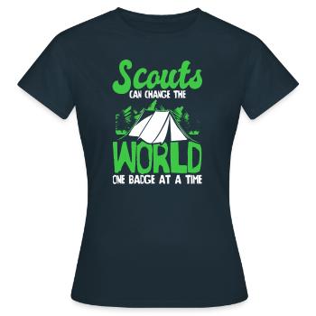 Insigne scout - T-shirt Femme - marine - Devant - AI Model Female 172 dark (172cm)