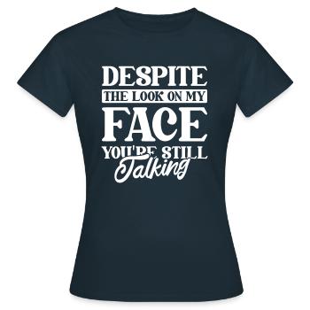 Humour noir grossier - T-shirt Femme - marine - Devant - AI Model Female 172 dark (172cm)