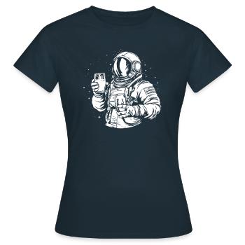 Bière Amateurs de bière - T-shirt Femme - marine - Devant - AI Model Female 172 dark (172cm)