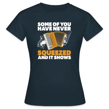 Accordéon - T-shirt Femme - marine - Devant - AI Model Female 172 dark (172cm)