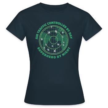 Contrôleur aérien - T-shirt Femme - marine - Devant - AI Model Female 172 dark (172cm)