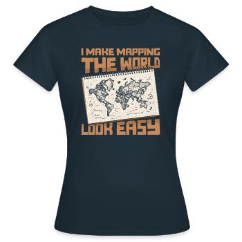 Cartographe - T-shirt Femme - marine - Devant - AI Model Female 172 dark (172cm)