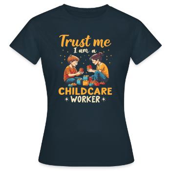 Travailleurs de la petite enfance - T-shirt Femme - marine - Devant - AI Model Female 172 dark (172cm)