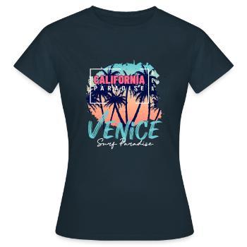 California Paradise Venice Beach Surf - T-shirt Femme - marine - Devant - AI Model Female 172 dark (172cm)