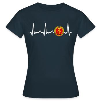 Allemagne de l’Est Ossi de l’Est RDA Patrie Bloc de l’Est - T-shirt Femme - marine - Devant - AI Model Female 172 dark (172cm)