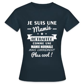 Mamie retraitée, retraite, cadeau départ retraite - T-shirt Femme - marine - Devant - AI Model Female 172 dark (172cm)