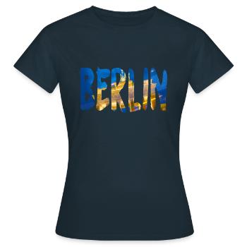 Berlin - T-shirt Femme - marine - Devant - AI Model Female 172 dark (172cm)