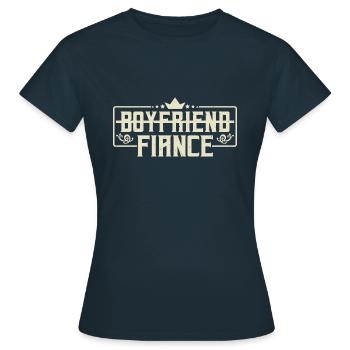 Boyfriend Fiance Engagement - Frauen T-Shirt - Navy - Vorne - AI Model Female 172 dark (172cm)