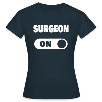 Sur le chirurgien - T-shirt Femme - marine - Devant - AI Model Female 172 dark (172cm)