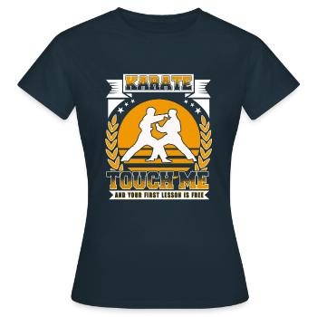 Cadeau de sport - Leçon sans karaté - T-shirt Femme - marine - Devant - AI Model Female 172 dark (172cm)