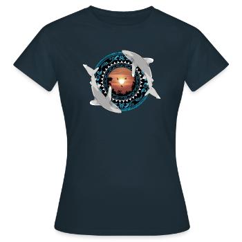 Weißspitzenhochseehaie Hawaiianisch Polynesisch - Frauen T-Shirt - Navy - Vorne - AI Model Female 172 dark (172cm)