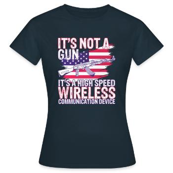 Lustige Waffe Humor High-Speed Wireless Geschenkid - Frauen T-Shirt - Navy - Vorne - AI Model Female 172 dark (172cm)