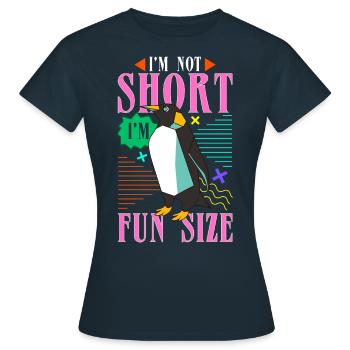 Je ne suis pas court je suis de taille amusante - T-shirt Femme - marine - Devant - AI Model Female 172 dark (172cm)