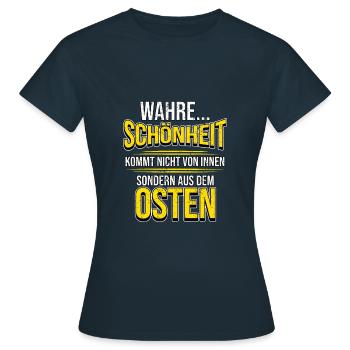 Osten Spruch Lustig DDR Mauerfall Berlin Geschenk - Frauen T-Shirt - Navy - Vorne - AI Model Female 172 dark (172cm)