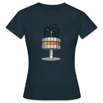 L'horloge universelle Urania BERLIN c - T-shirt Femme - marine - Devant - AI Model Female 172 dark (172cm)