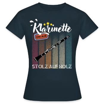 Klarinetten Musik Geschenkidee - Frauen T-Shirt - Navy - Vorne - AI Model Female 172 dark (172cm)