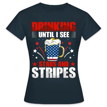 Boire jusqu’à ce que je voie Stars and Stripes - T-shirt Femme - marine - Devant - AI Model Female 172 dark (172cm)