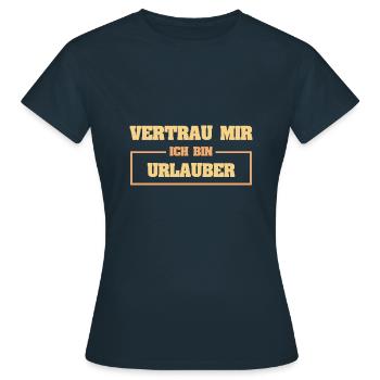 Vacanciers drôles - T-shirt Femme - marine - Devant - AI Model Female 172 dark (172cm)