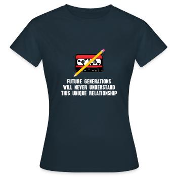 Cassettes et crayon! - T-shirt Femme - marine - Devant - AI Model Female 172 dark (172cm)