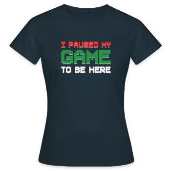 Retro Spiel Pause Gamer Gaming PC Videospiel - Frauen T-Shirt - Navy - Vorne - AI Model Female 172 dark (172cm)