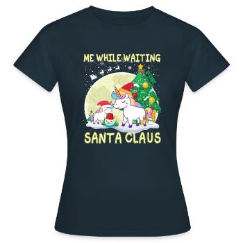 Moi en attendant le père Noël - T-shirt Femme - marine - Devant - AI Model Female 172 dark (172cm)