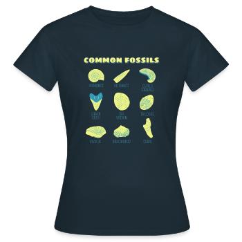 Fossils Collection Gift Chasseurs de fossiles - T-shirt Femme - marine - Devant - AI Model Female 172 dark (172cm)