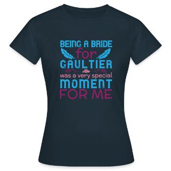 Être une mariée pour Gaultier était très spécial - T-shirt Femme - marine - Devant - AI Model Female 172 dark (172cm)