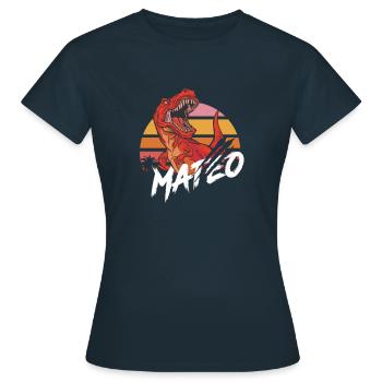 MATEO - Schöner Jungen Name mit T-REX Dino - Frauen T-Shirt - Navy - Vorne - AI Model Female 172 dark (172cm)