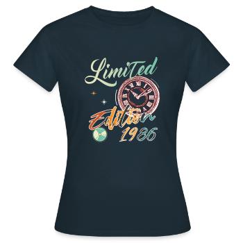 Limited edition 1986 - cadeau anniversaire vintage - T-shirt Femme - marine - Devant - AI Model Female 172 dark (172cm)