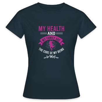 MEINE GESUNDHEIT UND MEINE FAMILIE SIND DER KERN MEINES SEINS - Frauen T-Shirt - Navy - Vorne - AI Model Female 172 dark (172cm)
