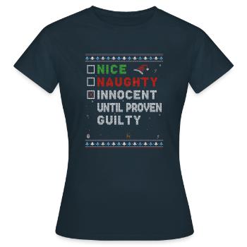 Gentil vilain – Innocent jusqu’à preuve du contraire – - T-shirt Femme - marine - Devant - AI Model Female 172 dark (172cm)
