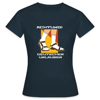 Deutscher Urlauber typisch deutsch Urlaub - Frauen T-Shirt - Navy - Vorne - AI Model Female 172 dark (172cm)