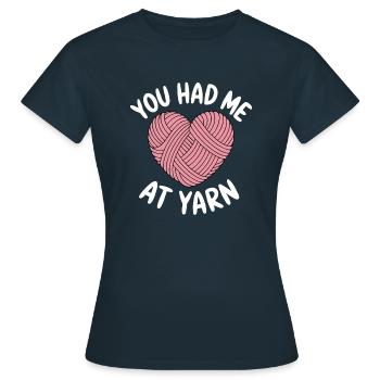 Tu m’as eu à la laine aiguilles à tricoter CrafterFunny - T-shirt Femme - marine - Devant - AI Model Female 172 dark (172cm)
