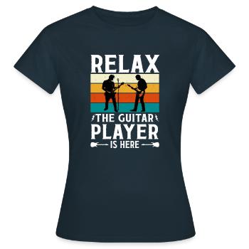Relax The Guitar Player Is Here - Retro Design - Frauen T-Shirt - Navy - Vorne - AI Model Female 172 dark (172cm)