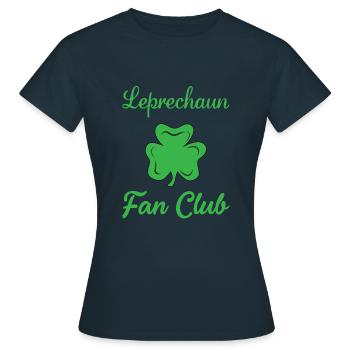 Leprechaun Fan Club - Frauen T-Shirt - Navy - Vorne - AI Model Female 172 dark (172cm)