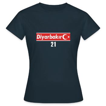 21 Plaque d’immatriculation Diyarbakir Turquie comme cadeau - T-shirt Femme - marine - Devant - AI Model Female 172 dark (172cm)