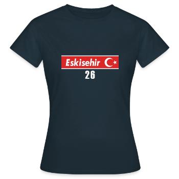 26 Eskisehir Plaque turque en cadeau - T-shirt Femme - marine - Devant - AI Model Female 172 dark (172cm)