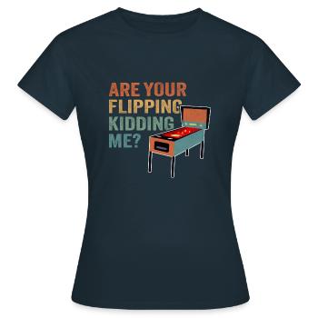 Retro Flipperautomaten Vintage Arcade Game Lovers - Frauen T-Shirt - Navy - Vorne - AI Model Female 172 dark (172cm)