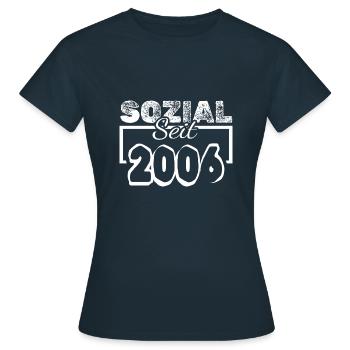 Sozial 2006 - Frauen T-Shirt - Navy - Vorne - AI Model Female 172 dark (172cm)