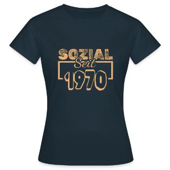 Social 1970 - T-shirt Femme - marine - Devant - AI Model Female 172 dark (172cm)