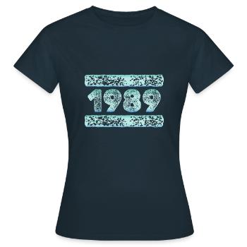 1989 1989 - Frauen T-Shirt - Navy - Vorne - AI Model Female 172 dark (172cm)