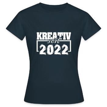 2022 2022 - Frauen T-Shirt - Navy - Vorne - AI Model Female 172 dark (172cm)