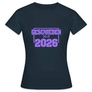 2026 - Frauen T-Shirt - Navy - Vorne - AI Model Female 172 dark (172cm)