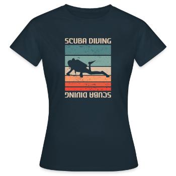 Rétro Vintage Classic Scuba Diving Scuba Diver - T-shirt Femme - marine - Devant - AI Model Female 172 dark (172cm)