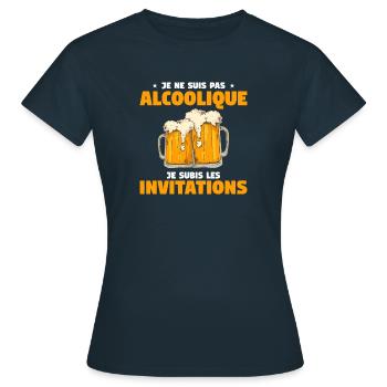Je Ne Suis Pas Alcoolique Je Subis Les Invitations - T-shirt Femme - marine - Devant - AI Model Female 172 dark (172cm)